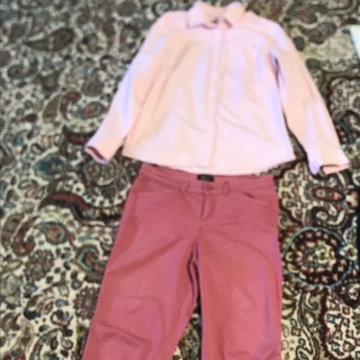 Srochno prodam brendovie jenskie bryuki/rubashka