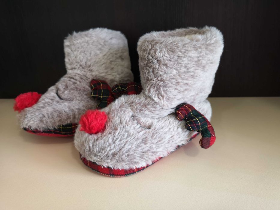 Коледна украса - лампички, календар, декорации,