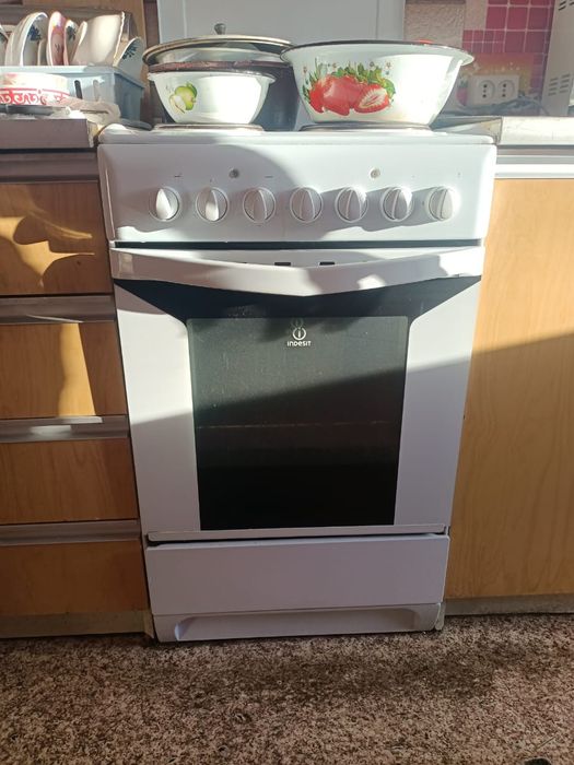Продам плитку indesit