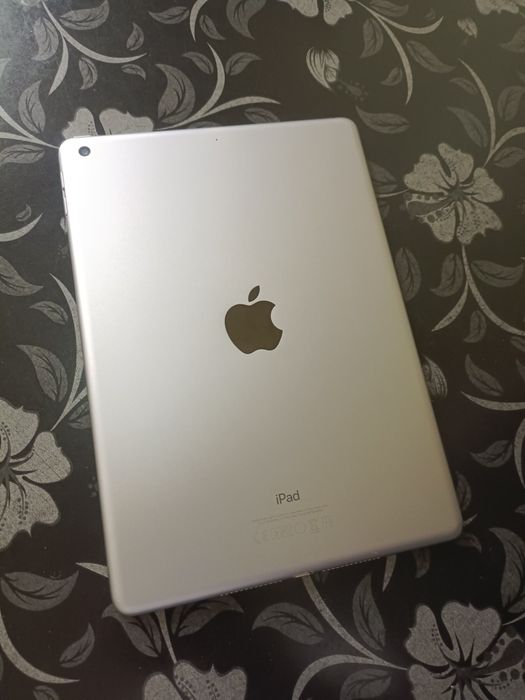 IPad (5-го поколения) 32 gb iOS 16.7.14