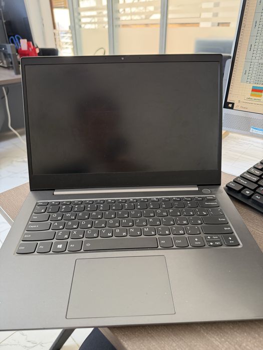 Бизнес ноутбук Lenovo