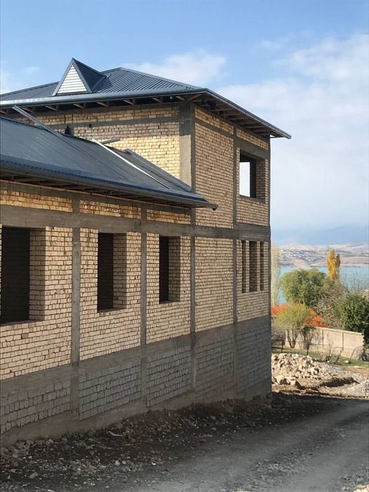 Бурчмулла 5,5 сотых дача сотилади.