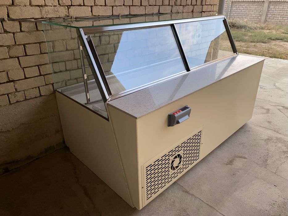 Продается Витринный Холодильник