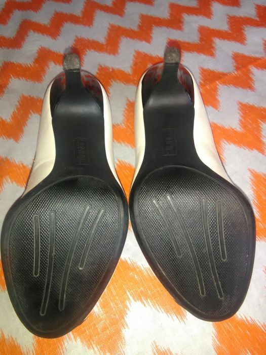 Дамски обувки.