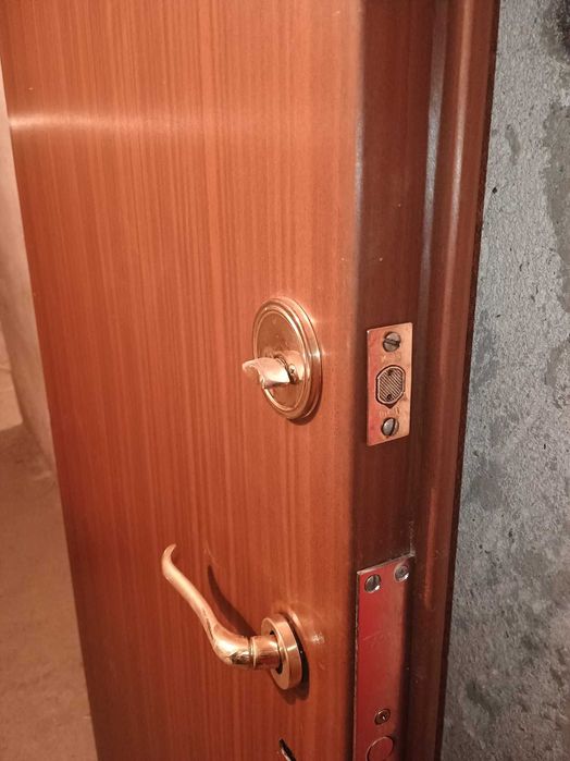 Солидна Метална Врата без каса - блиндирана