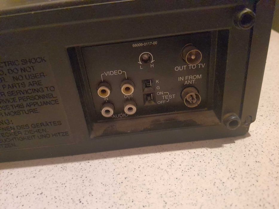 Продам  видеомагнитофон Samsung