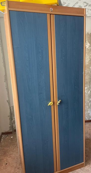 Продам шкаф и диван