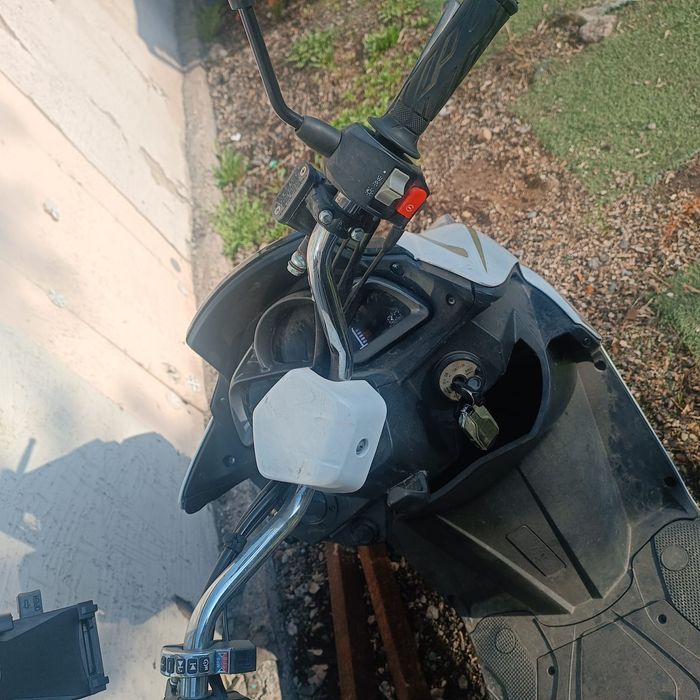 Продам скутер Макси