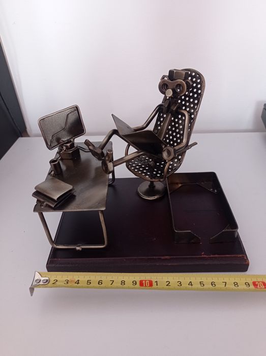 Vand Statueta Metalica de Birou