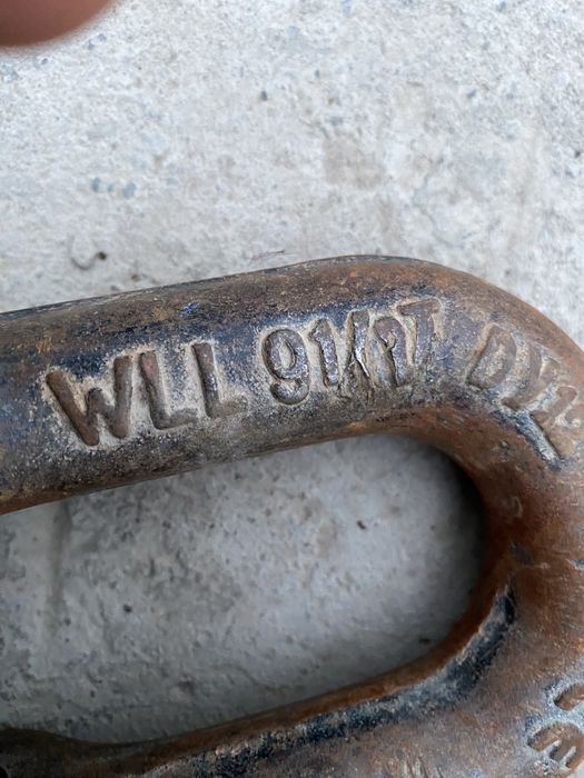 Серьга, скоба для прицепа или крана