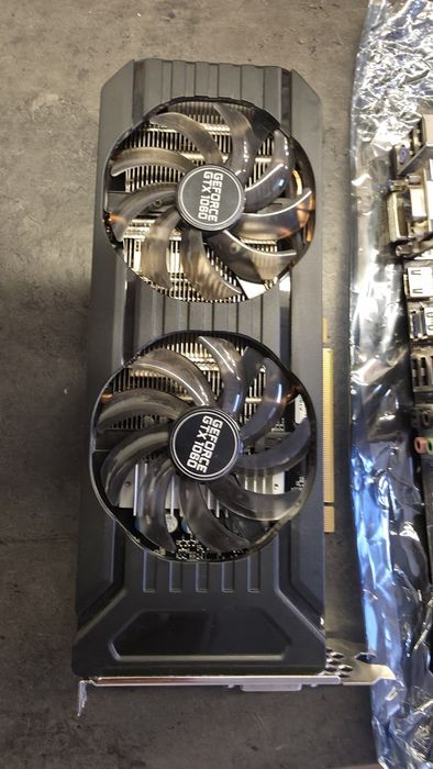 Продавам intel 3770k + asrock z77+ 32 gb+ 1060