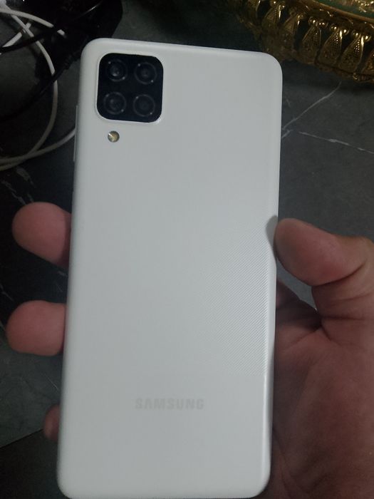Samsung Galaxy A12 garantiyasi bor
