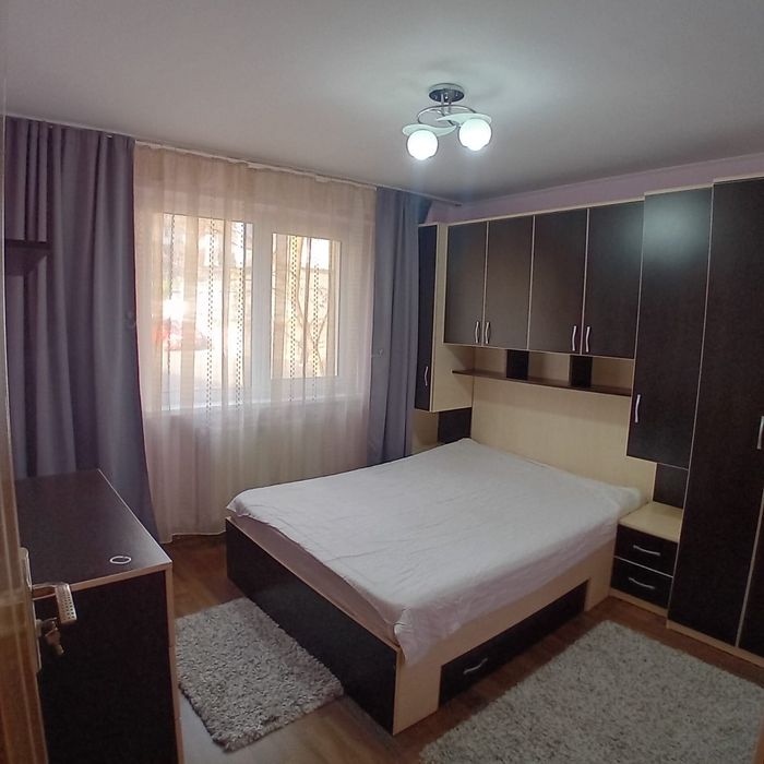 Vând apartament 2 camere Deva