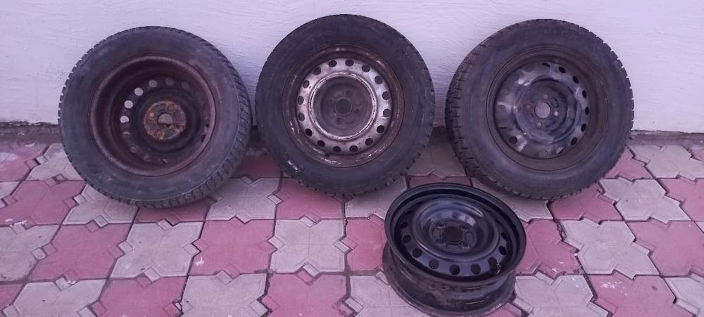 Продам зимние шины