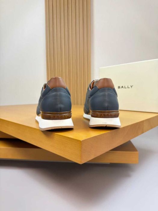 Дизайнерские кроссовки Bally