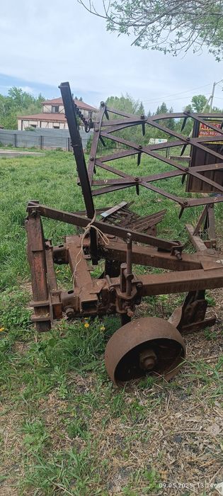 Плуг двухкорпусный