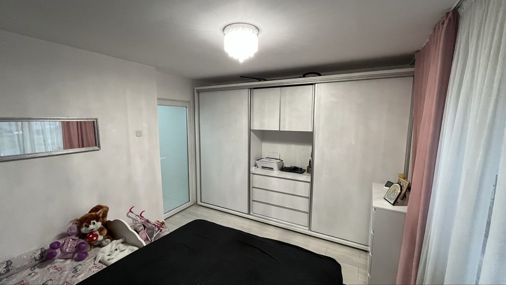 Vand apartament cu 2 camere