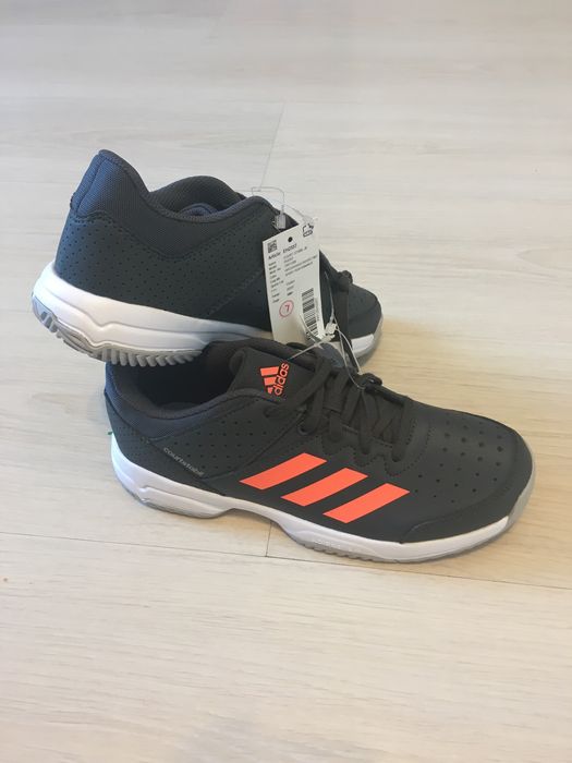 125 lei Adidas noi 35,5