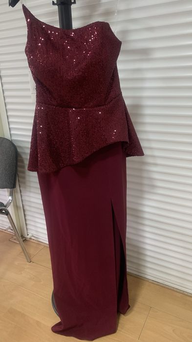 Вечернее платье винного цвета