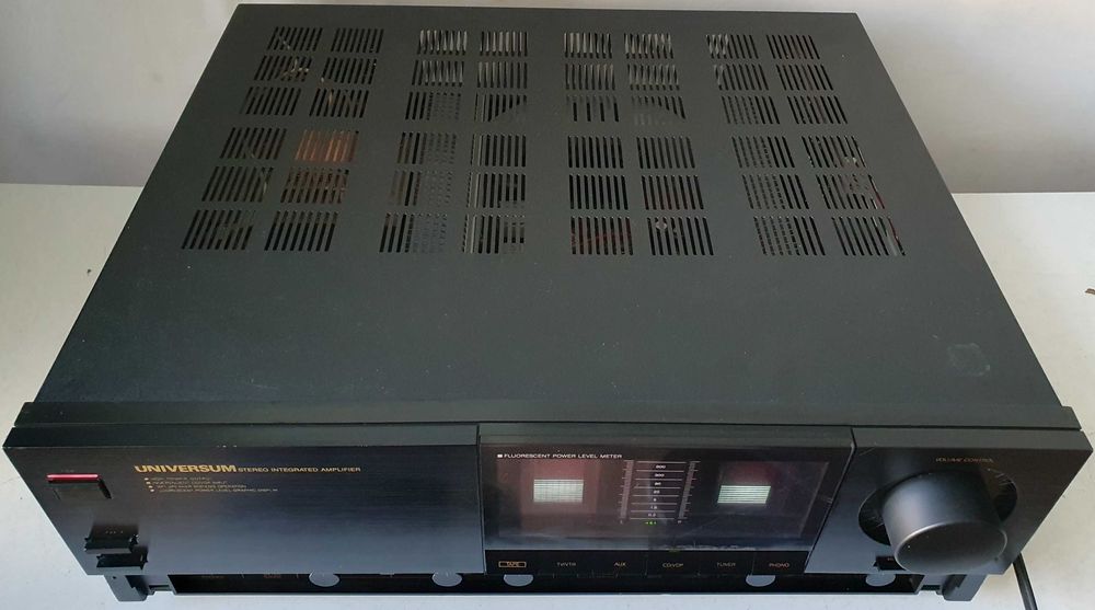 Statie Universum V 4386 – Consum 630W – VU-metre LED – Putere Brută