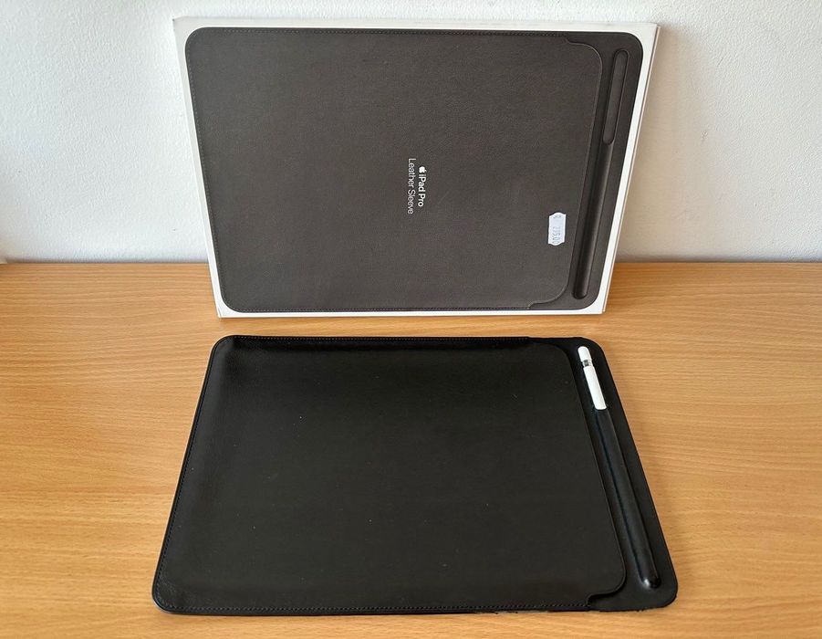 Оригинален Apple Leather Sleeve за iPad Pro 10.5” – като нов!