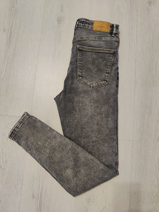 Blugi skinny Bershka