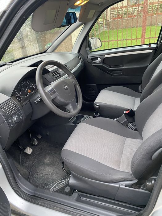 Vand Opel Meriva A 2006 diesel 1,7cdti 74 kw/101 cai.Cutie manuala in 5 trepte Climatronic functional 10/10 ,scaune incalzite oglinzi incalzite carlig