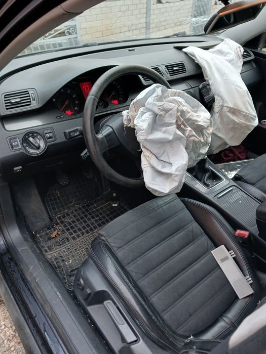 Катастрофирал VW PASSAT B6 1.6 102 Бензин