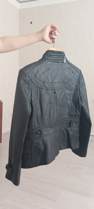 Женская кожанная куртка Корея