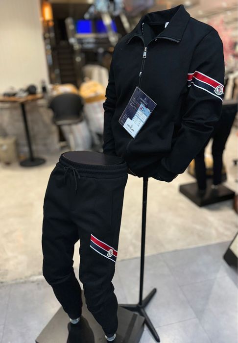 Разпродажба Мъжки екипи анцуг различни видове