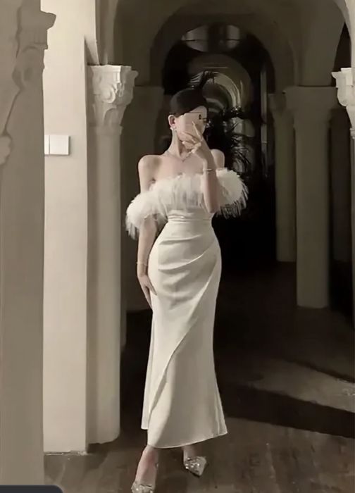 вечерный платье с итекеткой новый не ношенный.