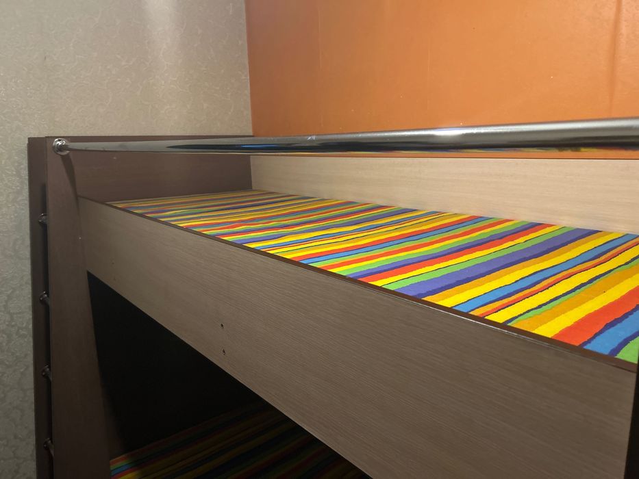 Двухъярусная кровать