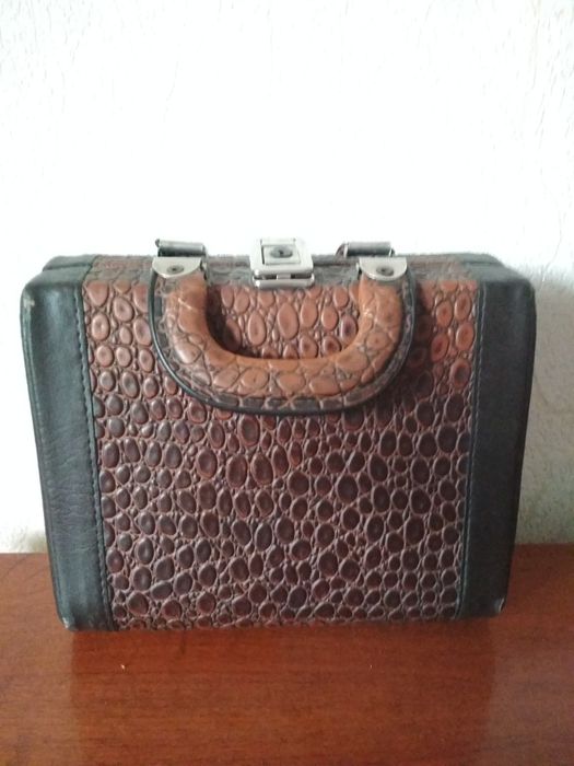 Портфель, сумка - саквояж, чемоданы в коже