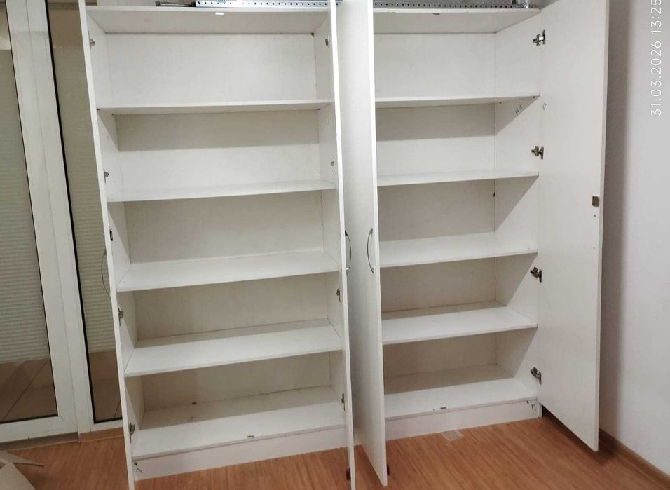 продаем шкаф с полками