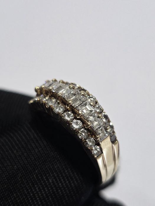 Бриллиантовая кольцо! 30 бриллианта!