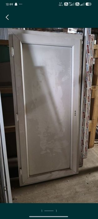 Продам два пластиковых окона