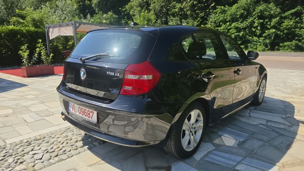 BMW SERIA 1 2000 diesel 118D, 143cp E5 nu schimb nu variante golf,Audi  A3 A4,320D