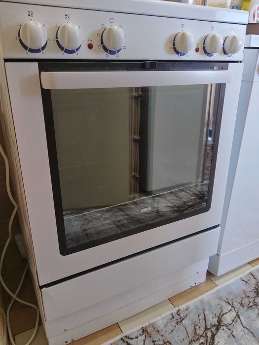 Готварска печка с керамичен плот