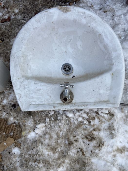 Раковина с пьедесталом