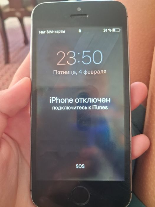 iPhone SE (1-го поколения, 2016) в цвете Space Gray