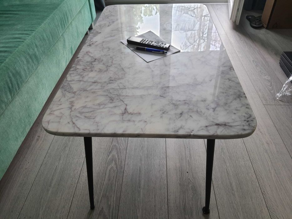 Masa cafea, marmura alba cu insertii gri