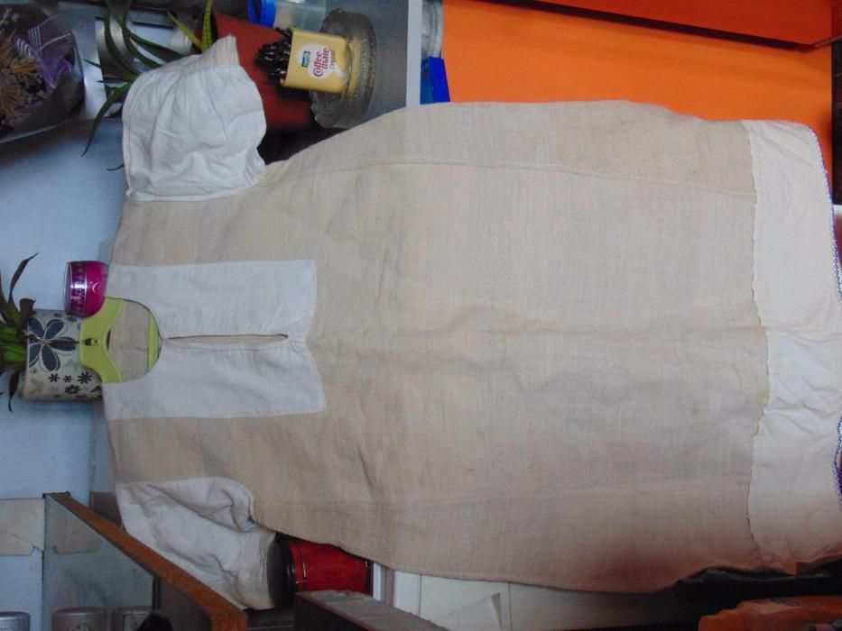 Женска риза от бабин чеиз, народна носия, сукман, престилка