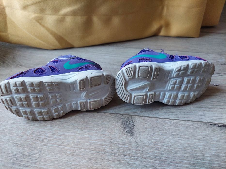 Бебешки маратонки Nike 22 номер