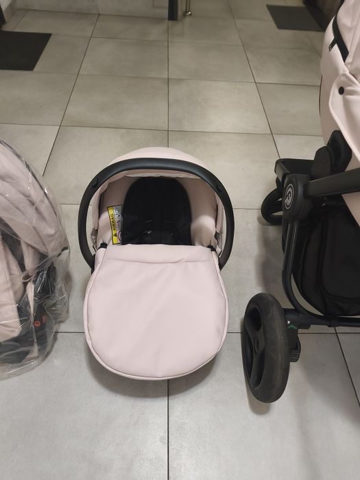 Vând Căruț 3 în 1 KRAUSMAN Topaz 900 de lei