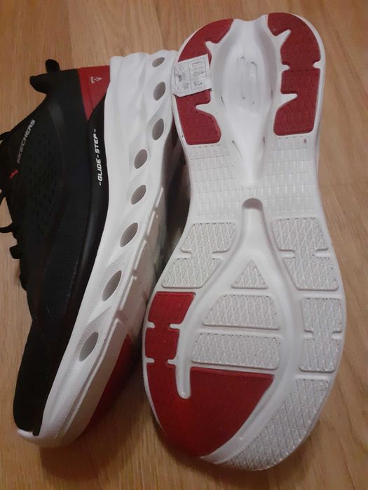 adidasi SKECHERS Glide-Step Swif, Memory foam,Air cooled. Unisex. NOI!