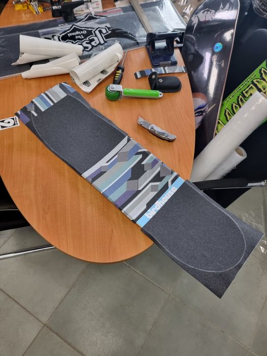 Birdhouse 8.25 професионален скейтборд