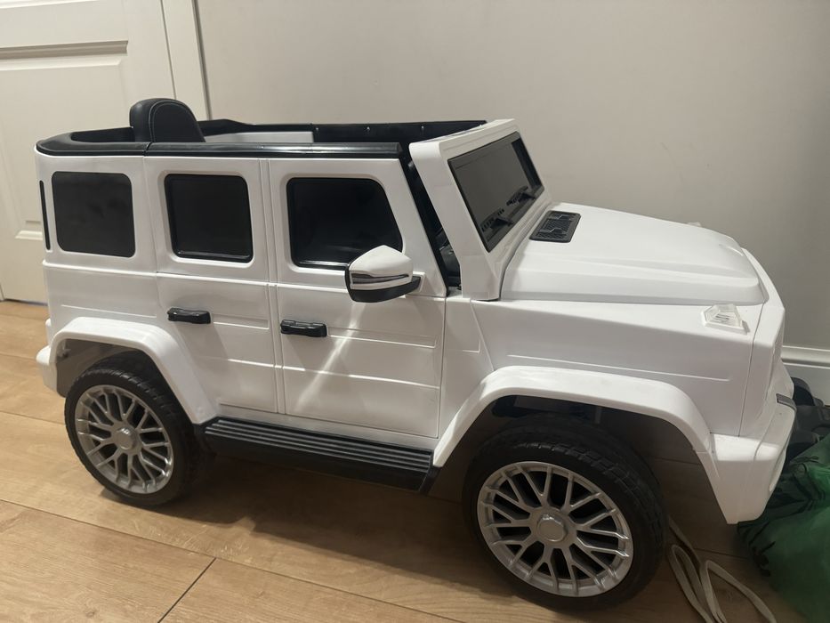 Детская машина на пульте Мерседес