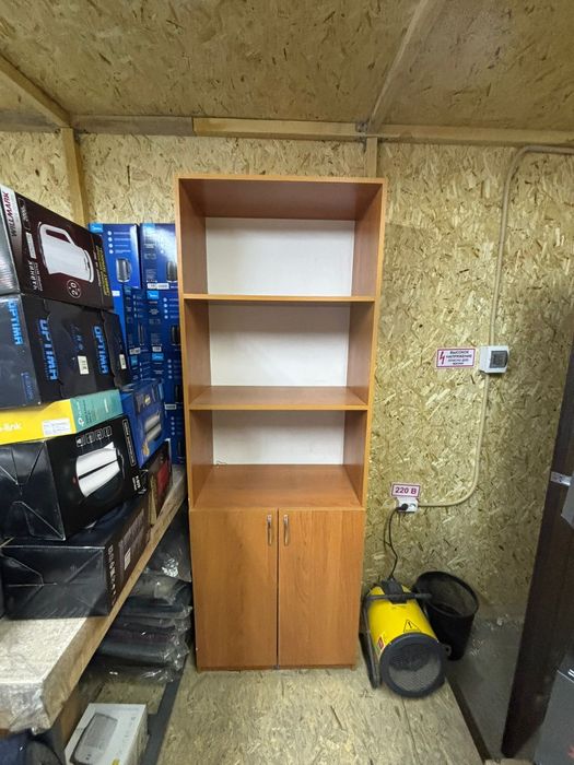 Мебель столы шкафы