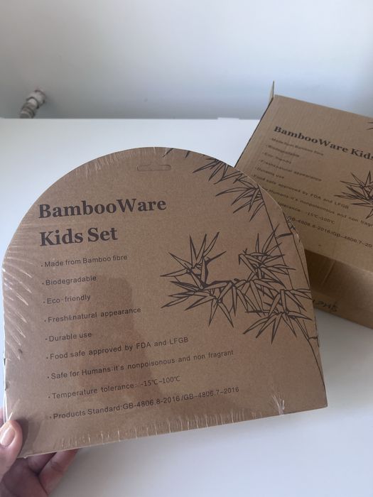 Set farfurii+pahar+tacâmuri pentru copii din fibră de bambus sigilat