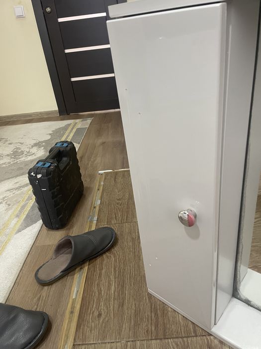 Продам зерколо среднем состоянии